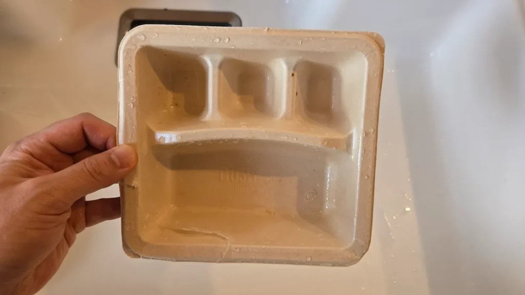 食後に洗ったnoshスタミナ焼肉の容器トレー